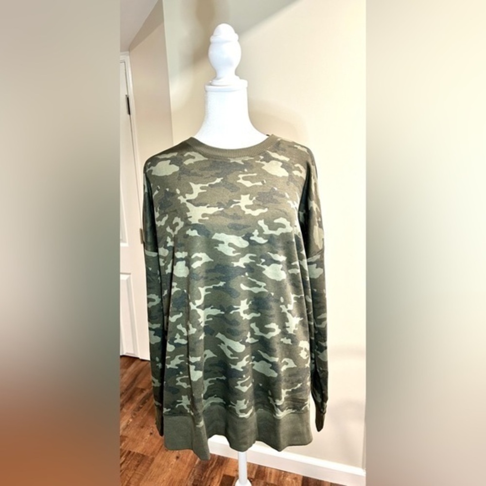 IDEOLOGY GREEN CAMO ATHLETIC SWEATSHIRT | NWT